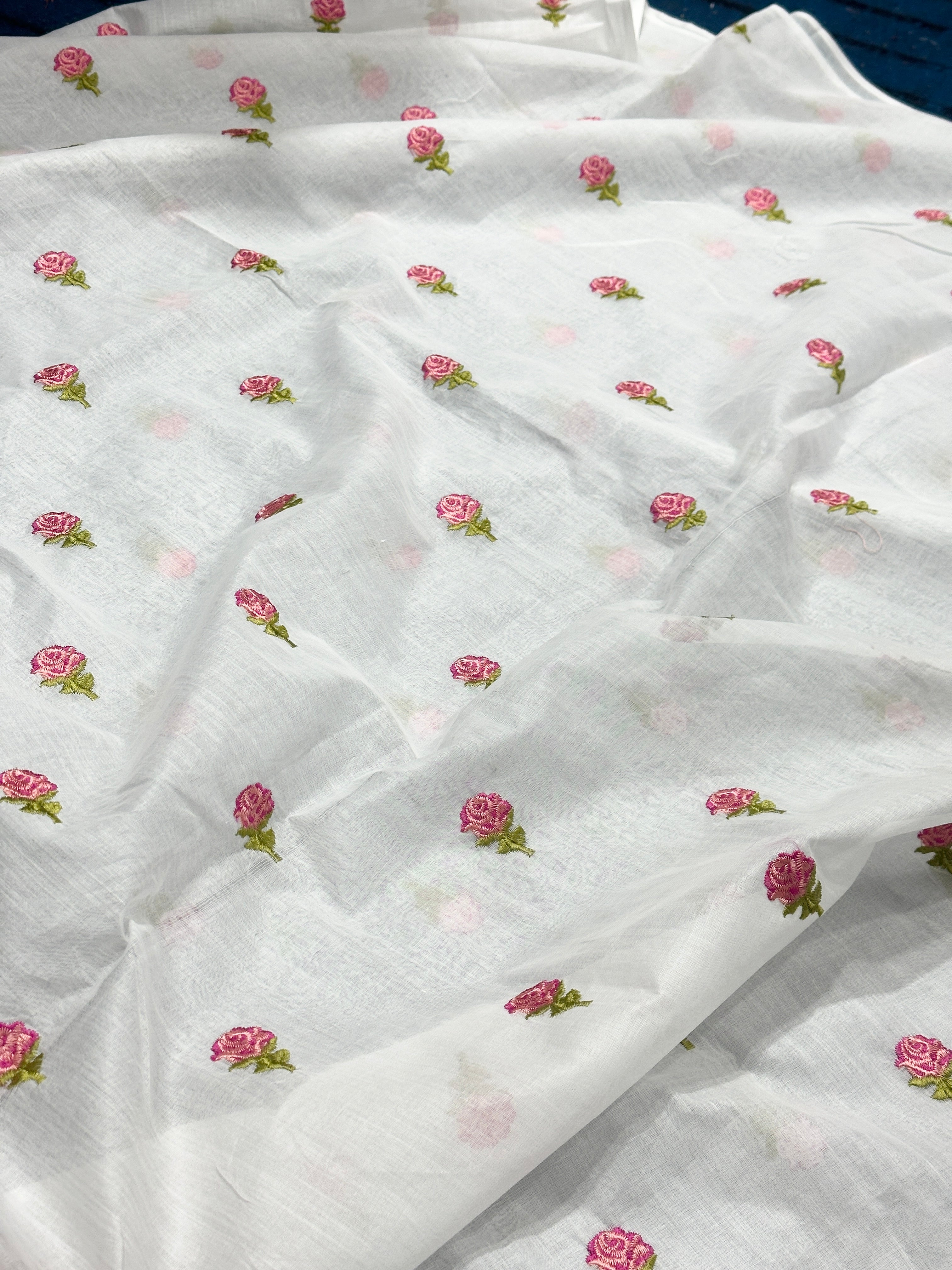 Elegant White Lawn Dupatta With Pink Rose Embroidery